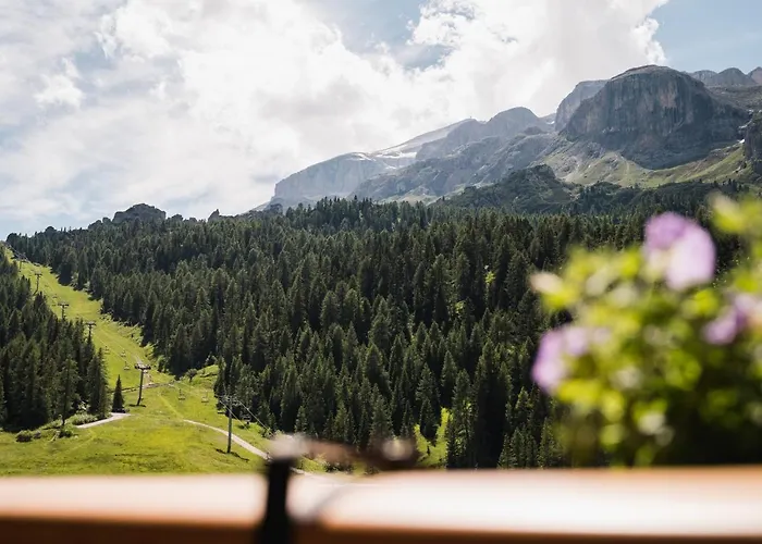 Laguscei Dolomites Mountain Hotel Arabba