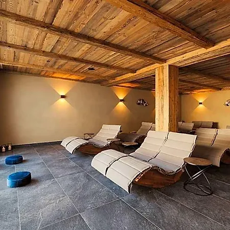 Laguscei Dolomites Mountain أرابّا
