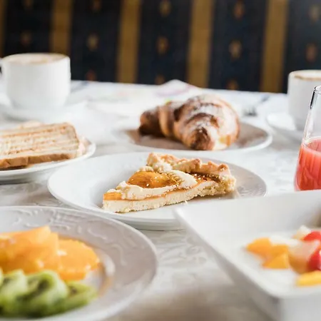 Laguscei Dolomites Mountain 酒店 3*